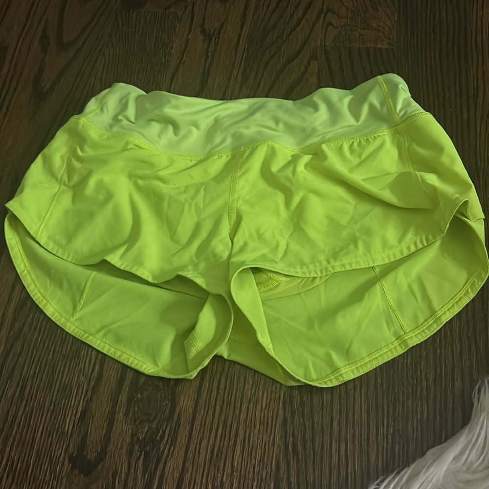 electric lemon lululemon 2.5 low rise speed up shorts